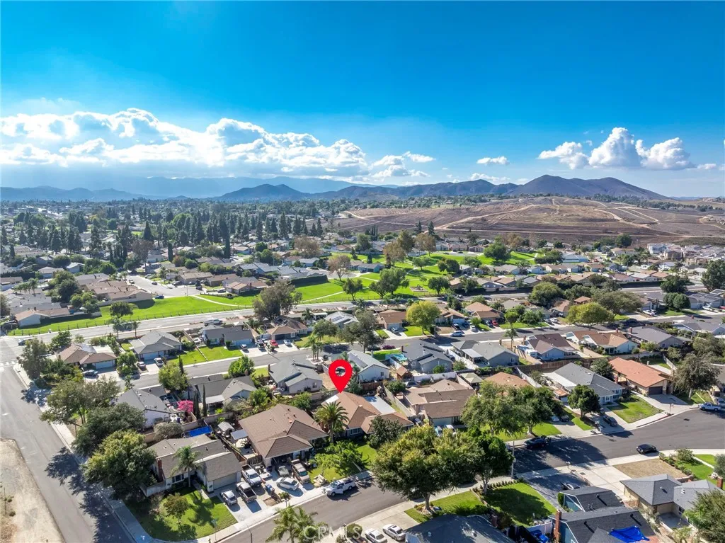 10022 Chula Vista Way, Riverside, California 92503 home-pic-31